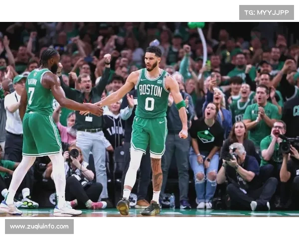 凯尔特人轻取步行者，双探花合砍50分