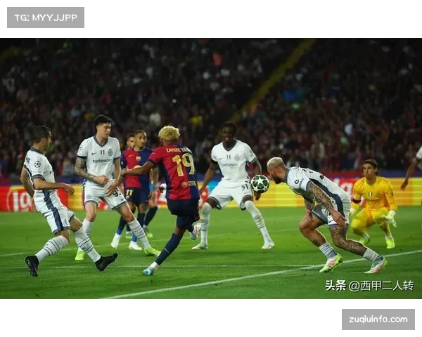 镜头聚焦：巴萨小将亚马尔右路连续晃动后送出精准传中，引发主场惊呼